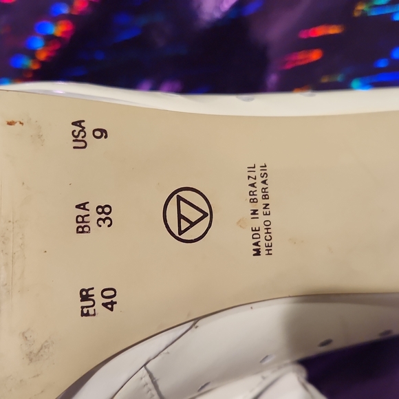 Heels - Picture 4 of 5